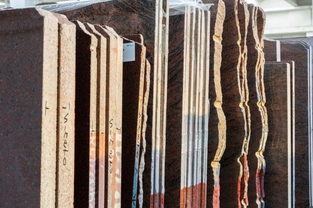 Lavorazione pietre e marmi: guida alle finiture e alla scelta tecnica